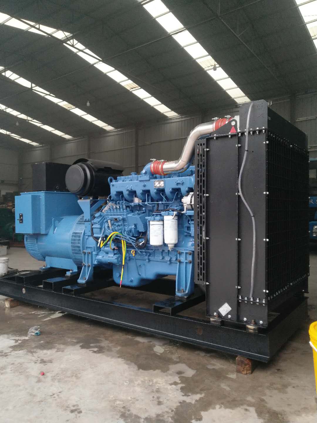 蘭州(zhōu)300kw柴油發電(dian)機組