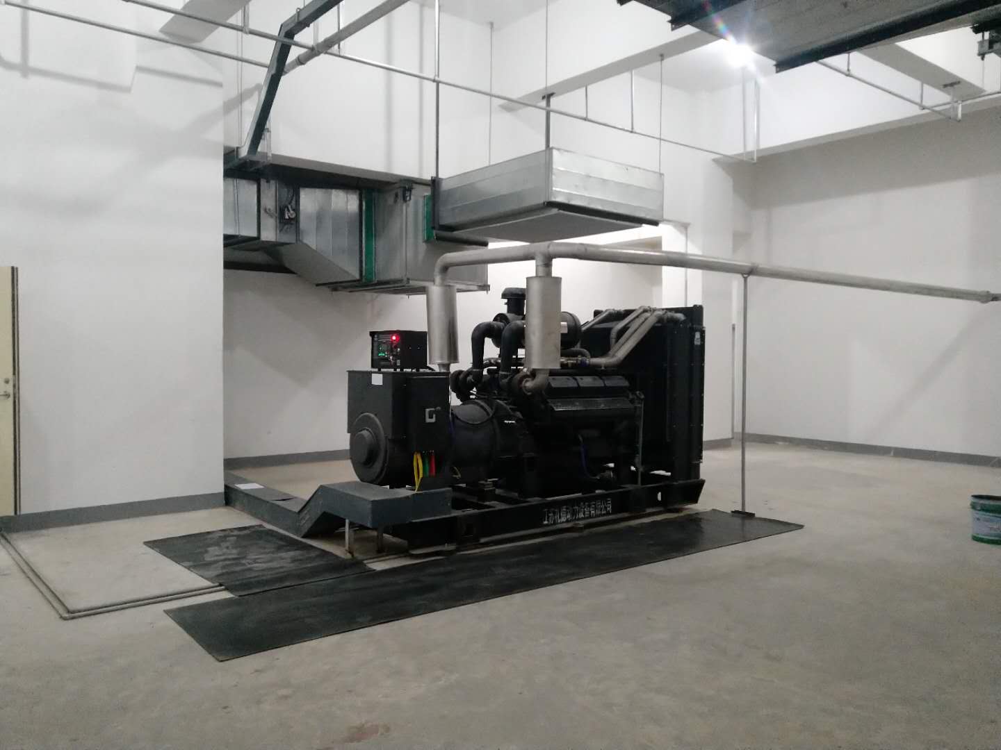 康明斯發電(dian)機價格